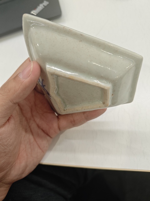 古玩陶瓷清中期淡描青花碟真品鑒賞圖
