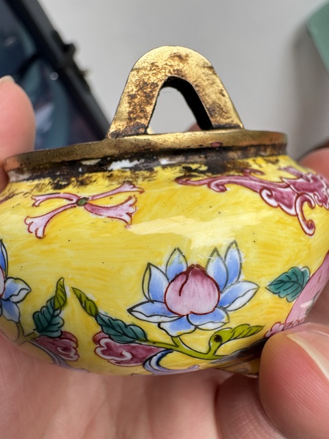 古玩陶瓷銅胎畫琺瑯花卉紋香爐真品鑒賞圖