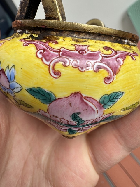 古玩陶瓷銅胎畫琺瑯花卉紋香爐真品鑒賞圖