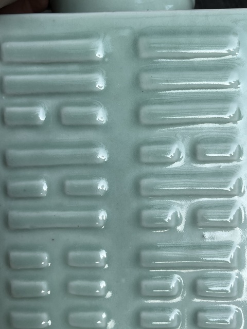 古玩陶瓷冬青釉八卦琮式瓶真品鑒賞圖