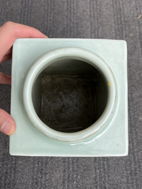 古玩陶瓷冬青釉八卦琮式瓶真品鑒賞圖