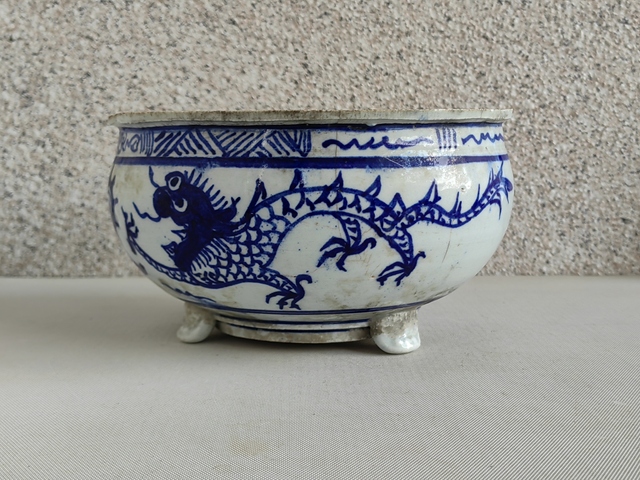 古玩陶瓷青花龍紋香爐拍賣,當前價格580元