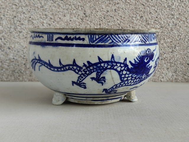 古玩陶瓷青花龍紋香爐拍賣,當前價格580元