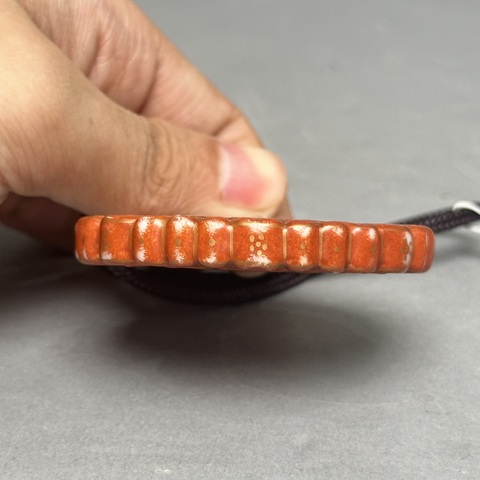 古玩陶瓷珊瑚紅釉雙龍捧壽配飾真品鑒賞圖