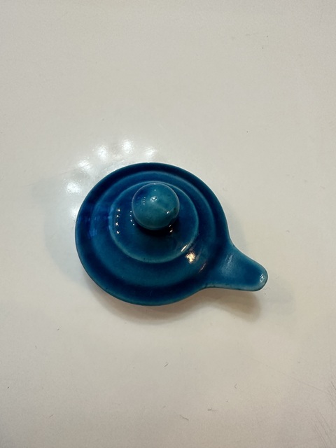 古玩陶瓷孔雀藍釉僧帽壺真品鑒賞圖