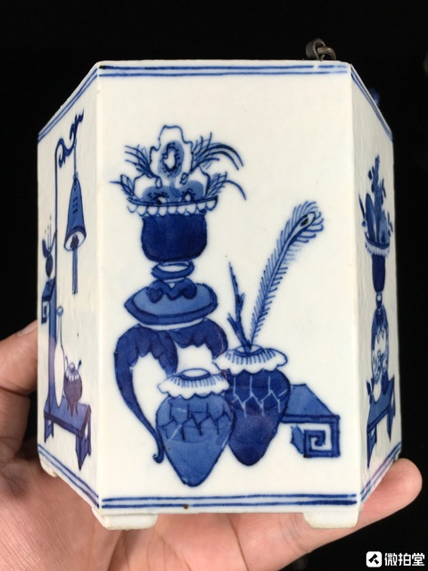 古玩陶瓷青花博古六方壺真品鑒賞圖