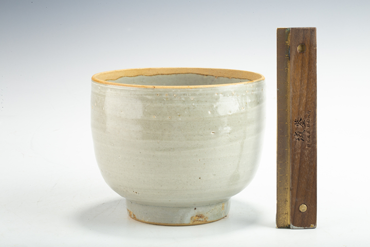 古玩陶瓷明代·青釉小缸真品鑒賞圖