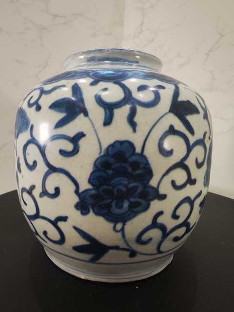 古玩陶瓷花間獅子紋青花罐真品鑒賞圖