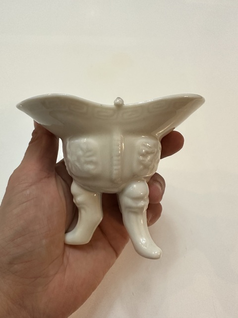 古玩陶瓷德化窯白釉爵杯真品鑒賞圖