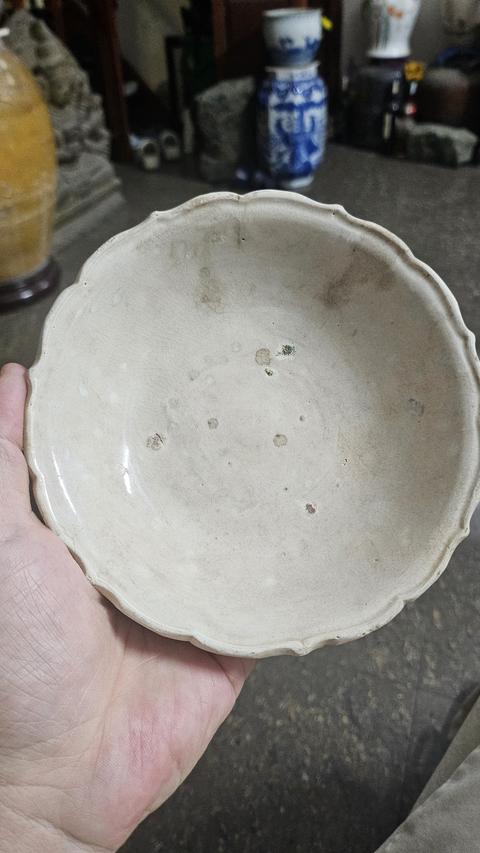 古玩陶瓷青白釉菱口盤真品鑒賞圖