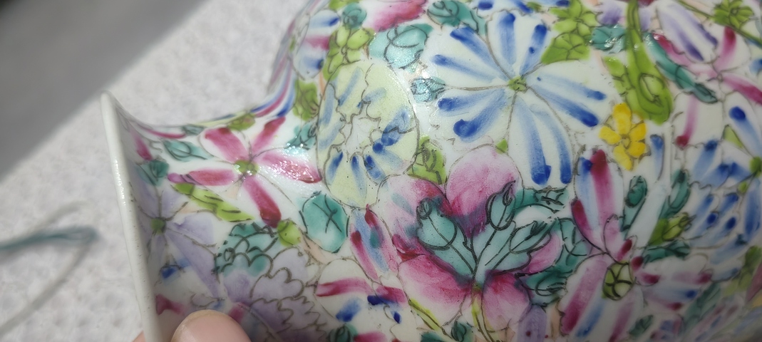 古玩陶瓷民國百花不落地粉彩燈籠瓶真品鑒賞圖