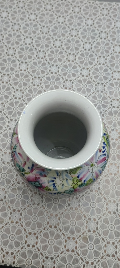 古玩陶瓷民國百花不落地粉彩燈籠瓶真品鑒賞圖