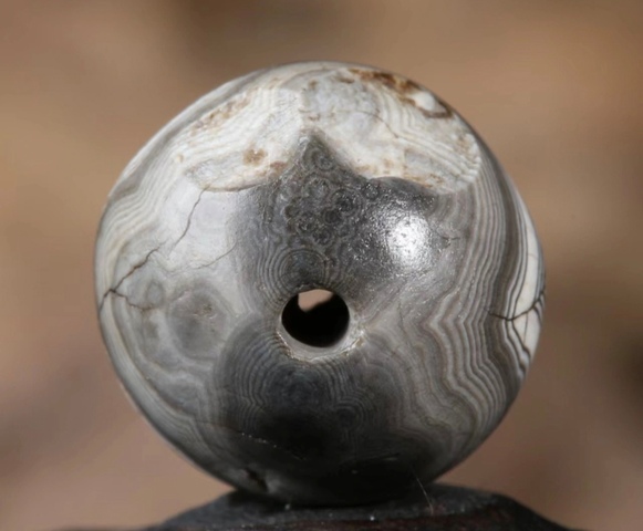 古玩玉器纏絲瑪瑙圓珠拍賣，當(dāng)前價格1380元