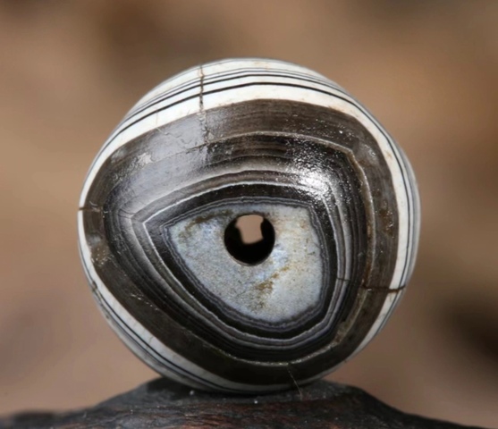 古玩玉器纏絲瑪瑙圓珠拍賣，當(dāng)前價格1380元