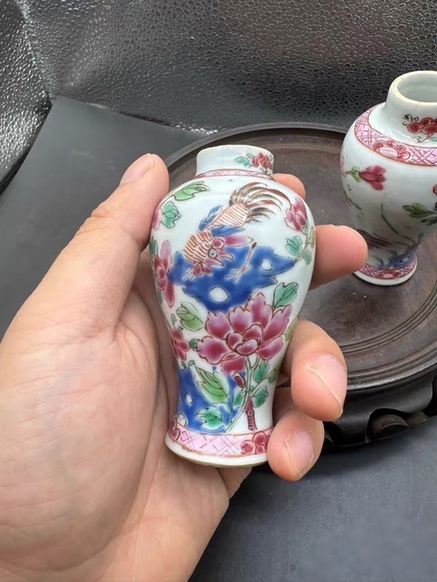 古玩陶瓷粉彩官上加官圖雞腿瓶真品鑒賞圖