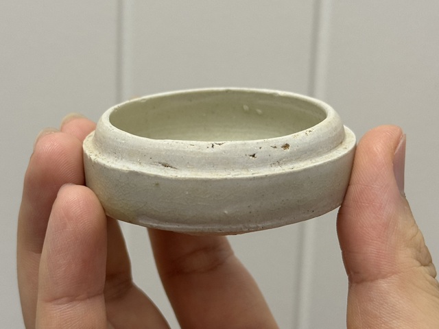 古玩陶瓷相州窯蝴蝶蓋盒真品鑒賞圖