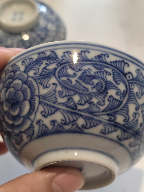 古玩陶瓷青花纏枝花卉蓋碗真品鑒賞圖