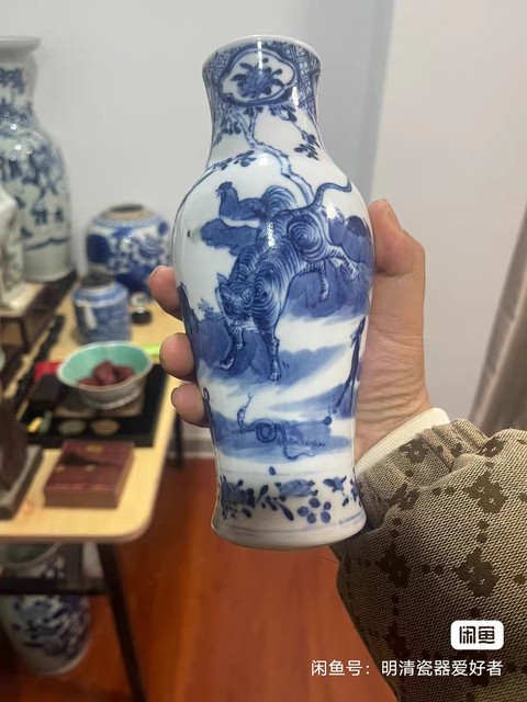 古玩陶瓷清晚期 青花虎紋瓶真品鑒賞圖