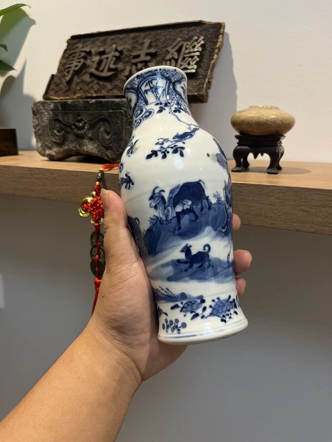 古玩陶瓷清晚期 青花虎紋瓶真品鑒賞圖