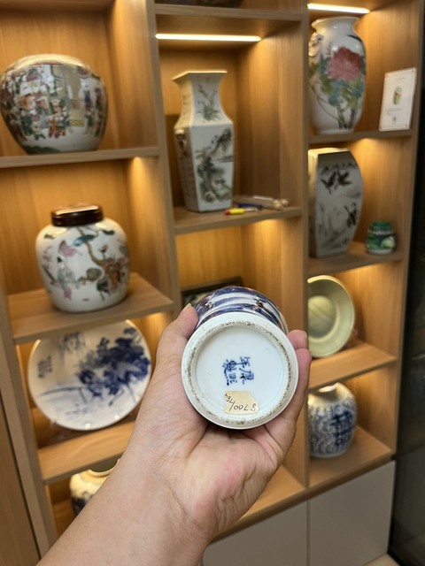 古玩陶瓷清晚期 青花虎紋瓶真品鑒賞圖