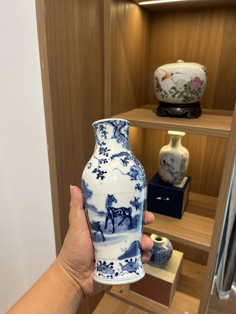 古玩陶瓷青花十二生肖圖橄欖瓶真品鑒賞圖