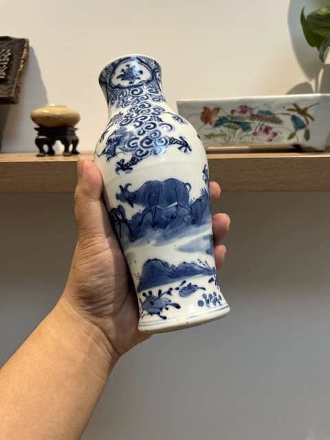 古玩陶瓷清晚期 青花虎紋瓶真品鑒賞圖