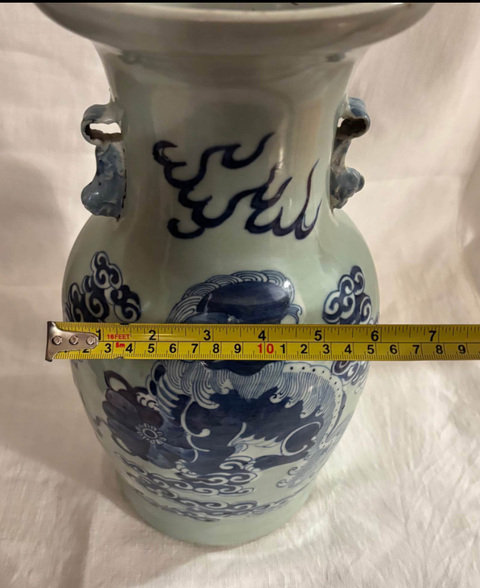 古玩陶瓷豆青釉青花瓶真品鑒賞圖
