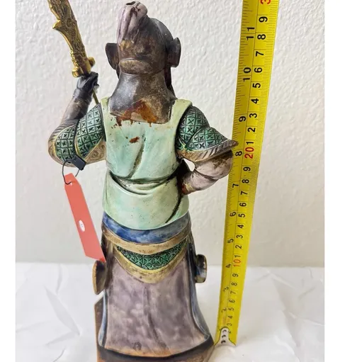 古玩陶瓷五彩關(guān)公造像真品鑒賞圖