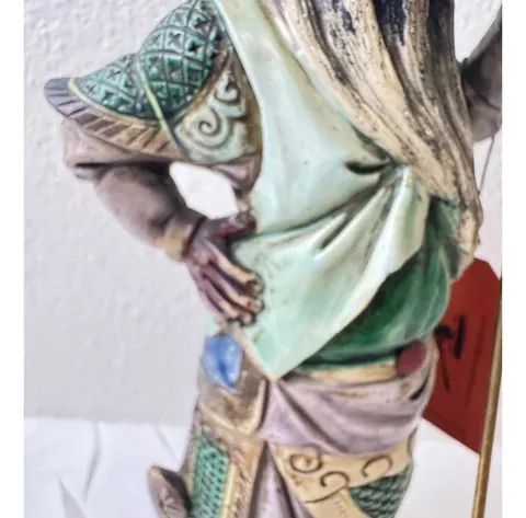 古玩陶瓷五彩關(guān)公造像真品鑒賞圖