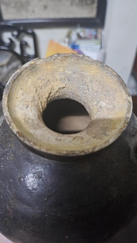 古玩陶瓷黑釉盤口壺真品鑒賞圖