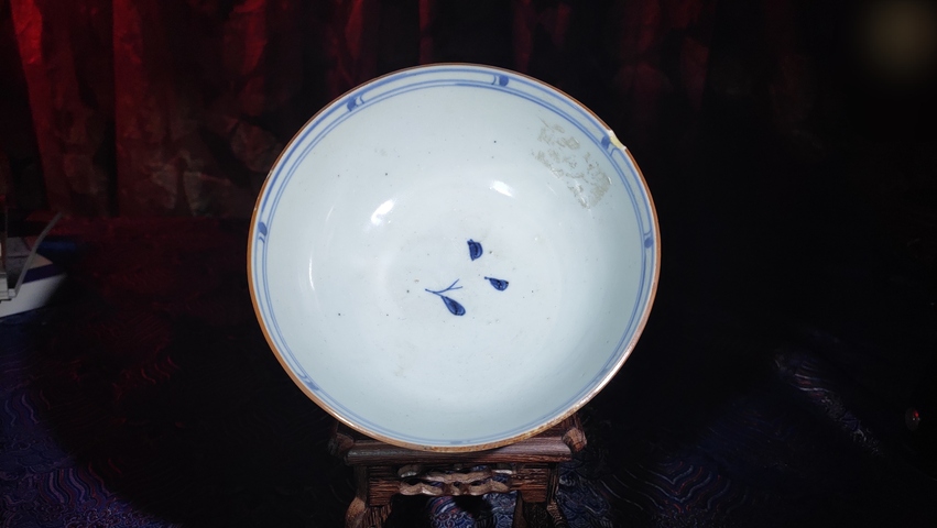古玩陶瓷青花洞石花卉紋碗真品鑒賞圖