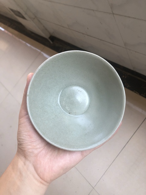 古玩陶瓷龍泉青瓷刻仰蓮紋碗真品鑒賞圖