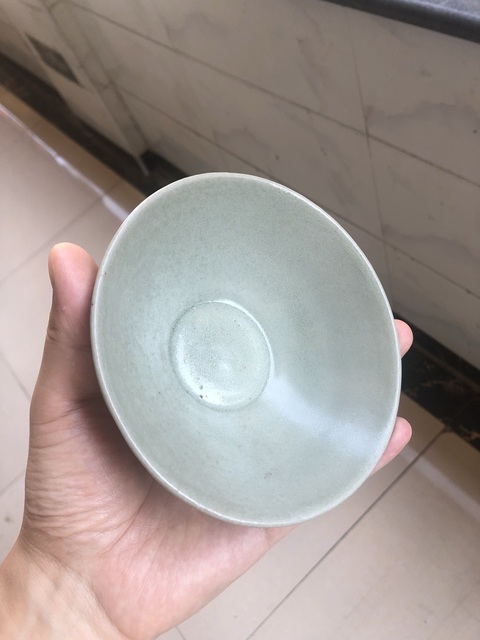 古玩陶瓷龍泉青瓷刻仰蓮紋碗真品鑒賞圖