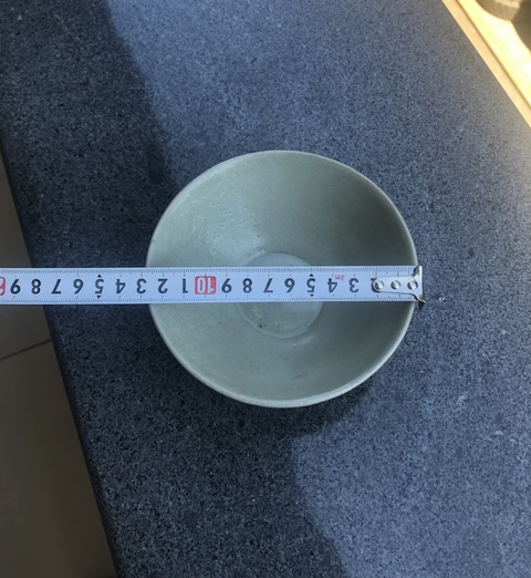 古玩陶瓷龍泉青瓷刻仰蓮紋碗真品鑒賞圖