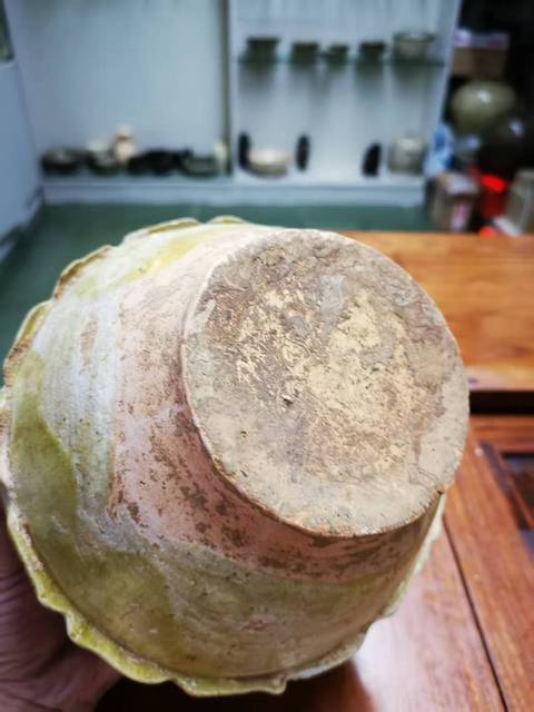 古玩陶瓷北齊青釉罐真品鑒賞圖