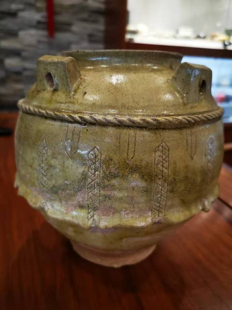 古玩陶瓷北齊青釉罐真品鑒賞圖