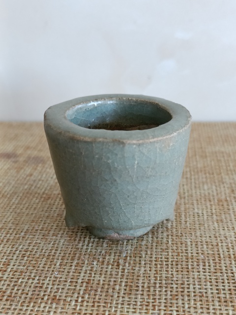 古玩陶瓷元代龍泉青瓷吊腳爐(文房小琴爐)拍賣，當前價格2800元