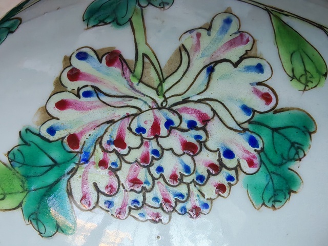 古玩陶瓷粉彩洞石花卉紋蓋罐真品鑒賞圖