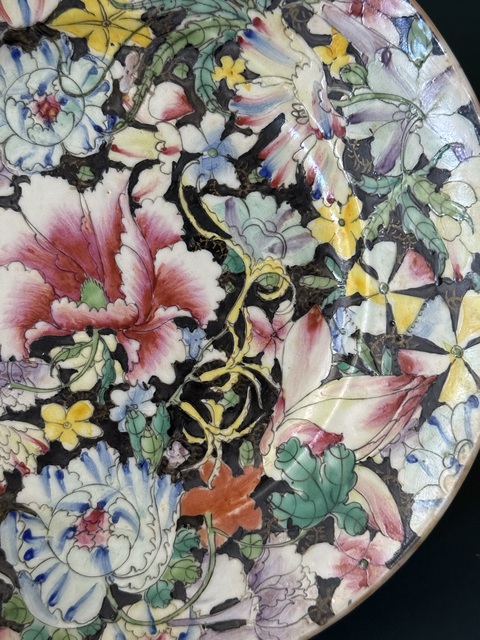 古玩陶瓷粉彩墨地百花不落地賞盤真品鑒賞圖
