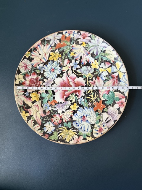 古玩陶瓷粉彩墨地百花不落地賞盤真品鑒賞圖