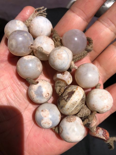 古玩玉器做舊仿古“瑪瑙珠串”真品鑒賞圖