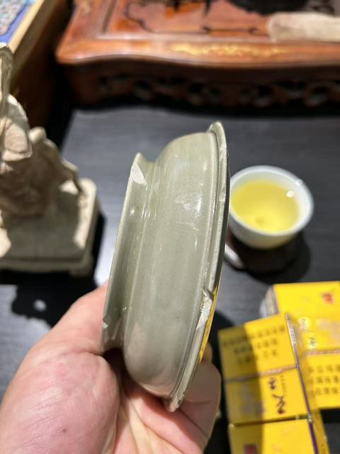 古玩陶瓷越窯青瓷折沿洗真品鑒賞圖