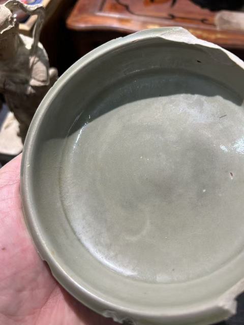 古玩陶瓷越窯青瓷折沿洗真品鑒賞圖