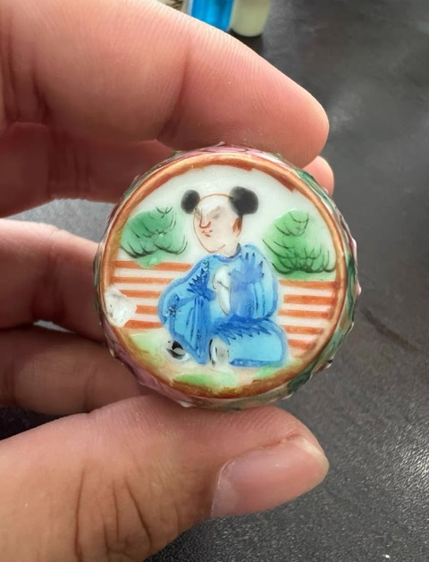 古玩陶瓷廣彩人物嬰戲紋鼓釘小蓋缸真品鑒賞圖