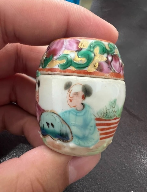 古玩陶瓷廣彩人物嬰戲紋鼓釘小蓋缸真品鑒賞圖