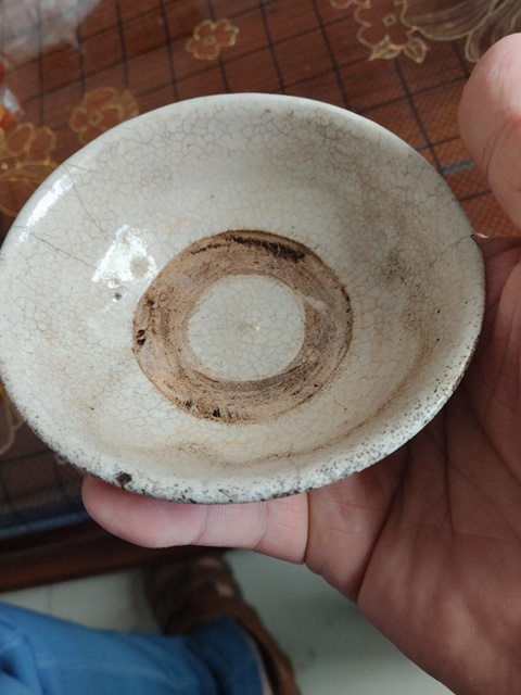 古玩陶瓷清末民初白地褐彩碗真品鑒賞圖