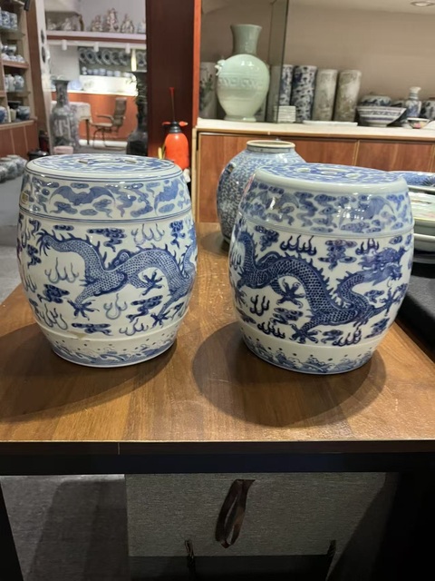古玩陶瓷龍紋青花繡蹲真品鑒賞圖