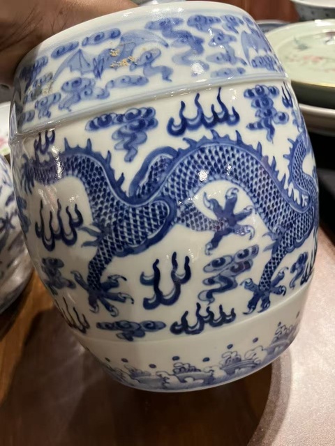 古玩陶瓷龍紋青花繡蹲真品鑒賞圖