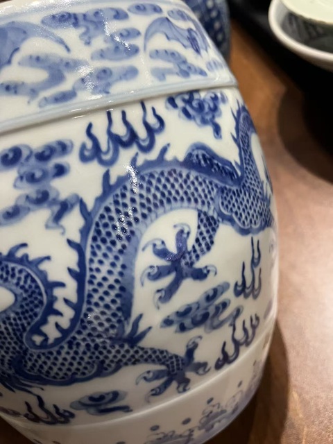 古玩陶瓷龍紋青花繡蹲真品鑒賞圖