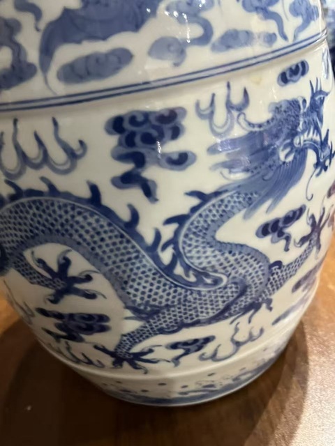 古玩陶瓷龍紋青花繡蹲真品鑒賞圖